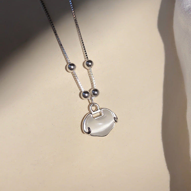 Damen Halskette mit elegantem Herzanhänger und funkelnden Akzenten Shop Nory