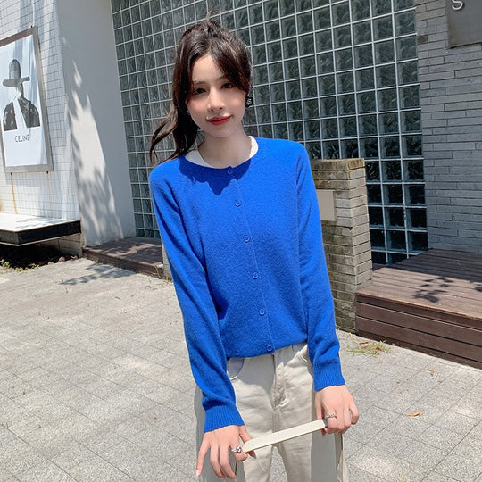 Damen Kurzgeschnittener Feinstrick-Cardigan mit Rundhalsausschnitt und kastiger Passform Shop Nory