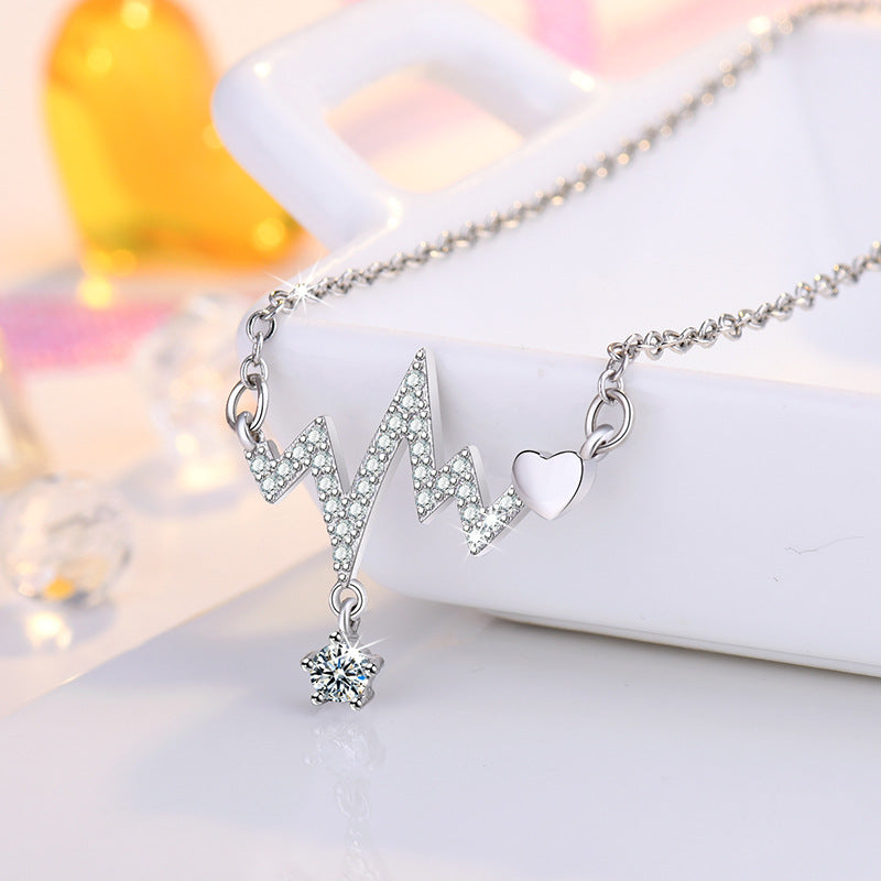 Damen Halskette mit pulsierendem Herzschlag-Design und funkelndem Zirkonia Shop Nory