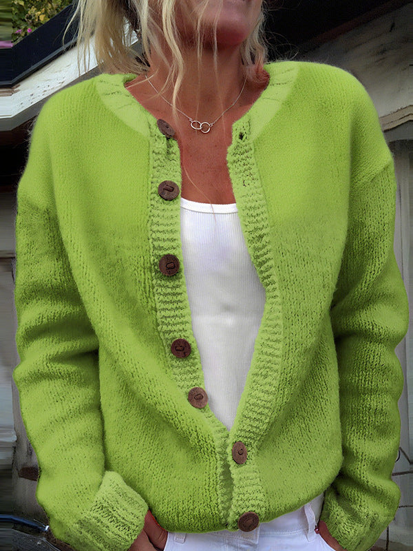 Damen nan kuscheliger Strickcardigan mit Zierholzknöpfen und Rundhalsausschnitt Shop Nory