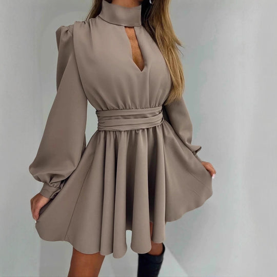 Damen Elegantes Kurzkleid mit Stehkragen, Cut-Out, weitem Glockenrock und Taillenschärpe Shop Nory