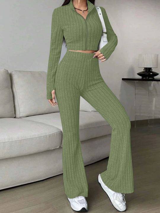 Damen Gerippter Strick-Zweiteiler mit Cropped Reißverschluss-Cardigan und High‑Waist Schlaghose Shop Nory