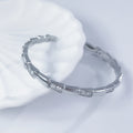 Damen Armband mit funkelnden Zirkonia und elegantem Design Shop Nory