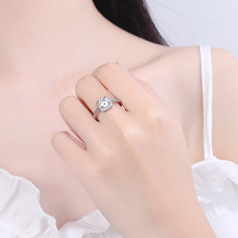 Damen eleganter Solitär-Ring mit funkelndem Zirkonia Shop Nory