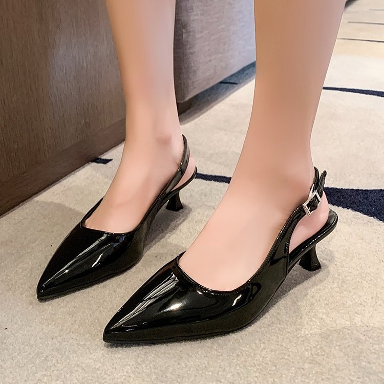 Damen Slingback-Pumps mit spitzer Kappe und glänzender Oberfläche Shopnory