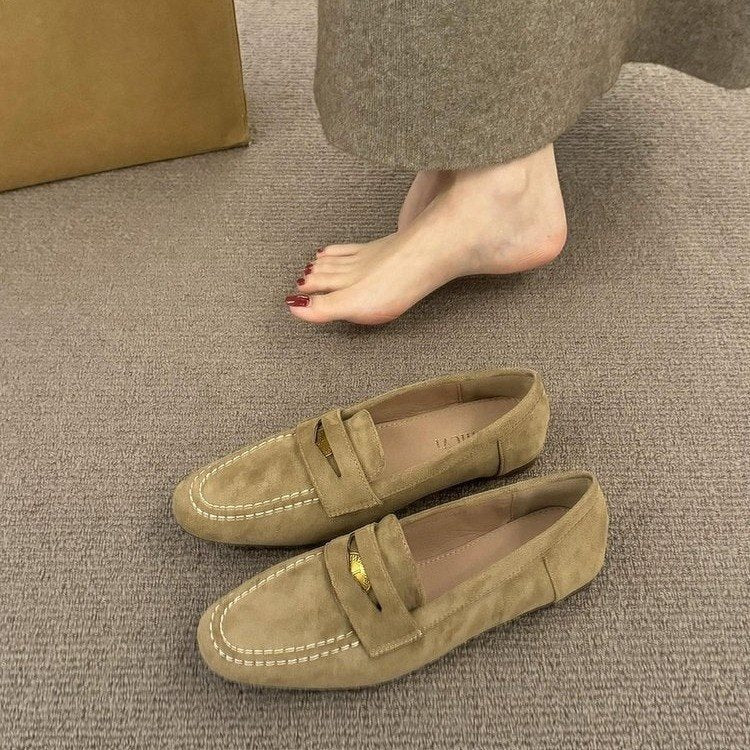 Damen Mokassins mit weichem Wildleder und elegantem Riemenverschluss