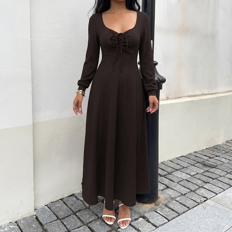 Damen Midikleid aus geripptem Feinstrick mit Schnür-Dekolleté, taillierter A-Linie und langem Arm Shop Nory