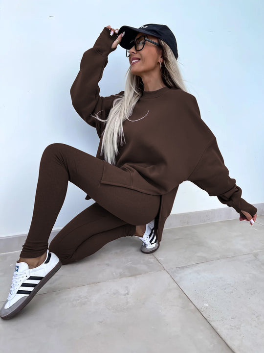 Damen komfortables Oversize-Lounge-Set mit langem Sweatshirt, gerippten High-Waist-Leggings und verlängerten Bündchen Shop Nory