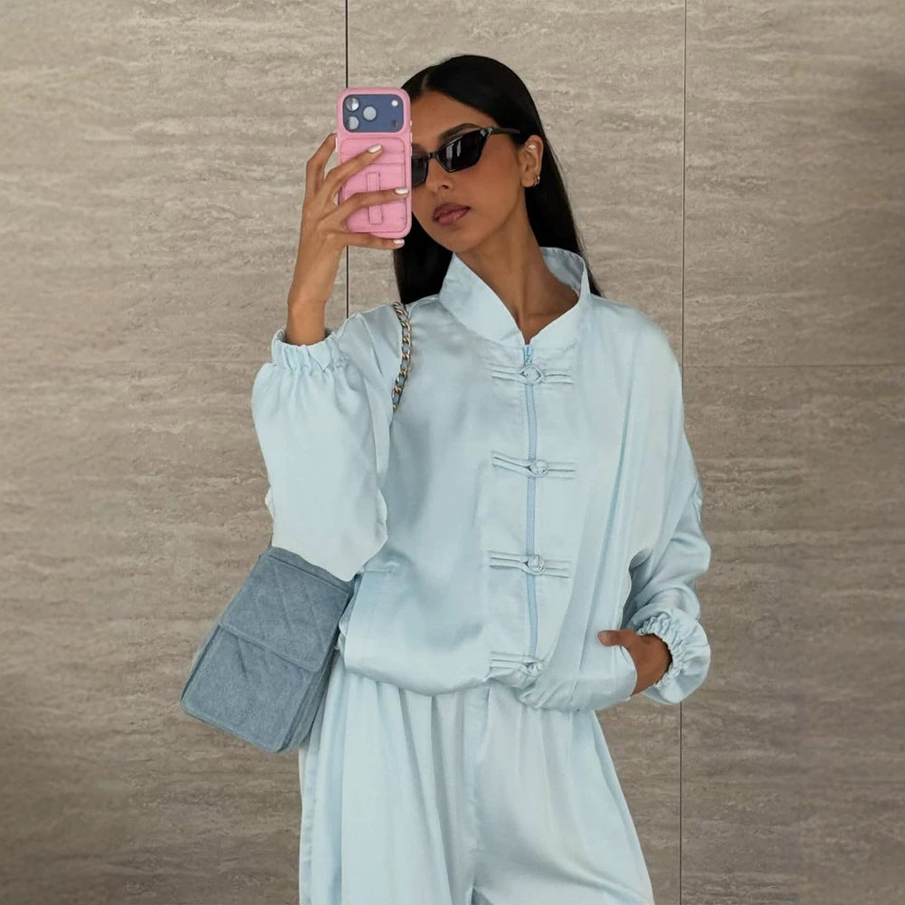 Damen Satin-Zweiteiler mit traditionellen Knebelverschlüssen und weitem Hosenrock Shop Nory