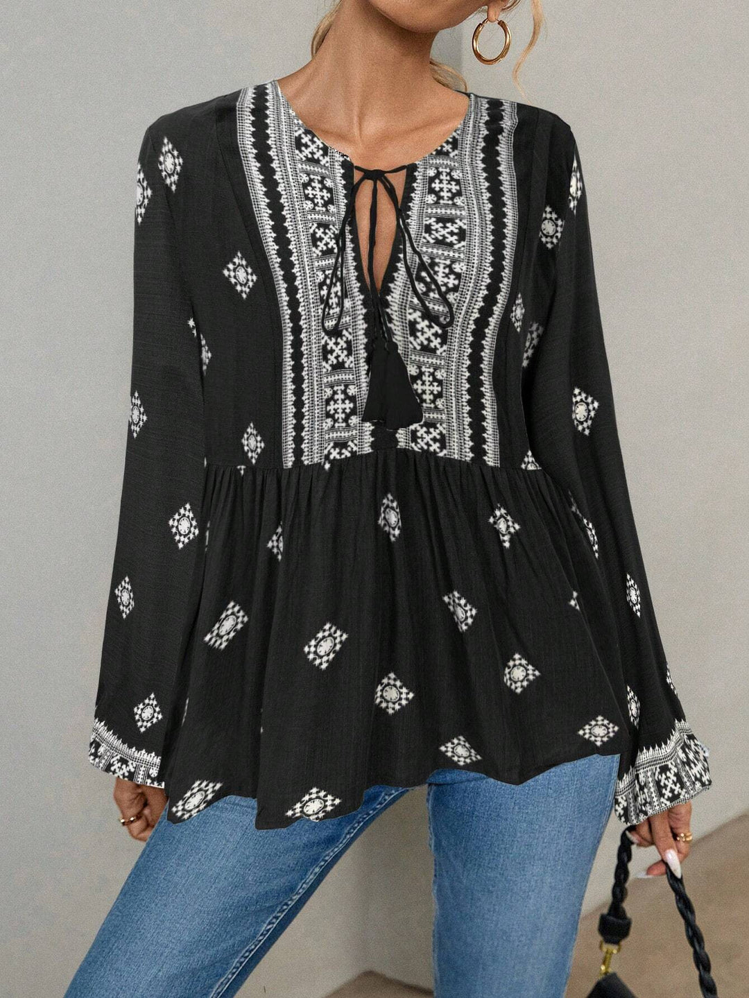 Damen Bestickte Boho-Tunika-Bluse mit Quastenbändern und stufigem Saum Shop Nory