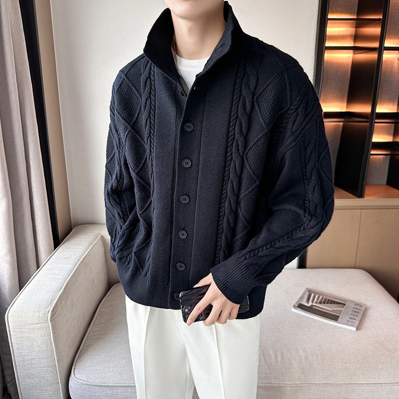 Herren Zopfmuster-Cardigan mit hohem Kragen, grober Strickoptik und durchgehender Knopfleiste Shop Nory