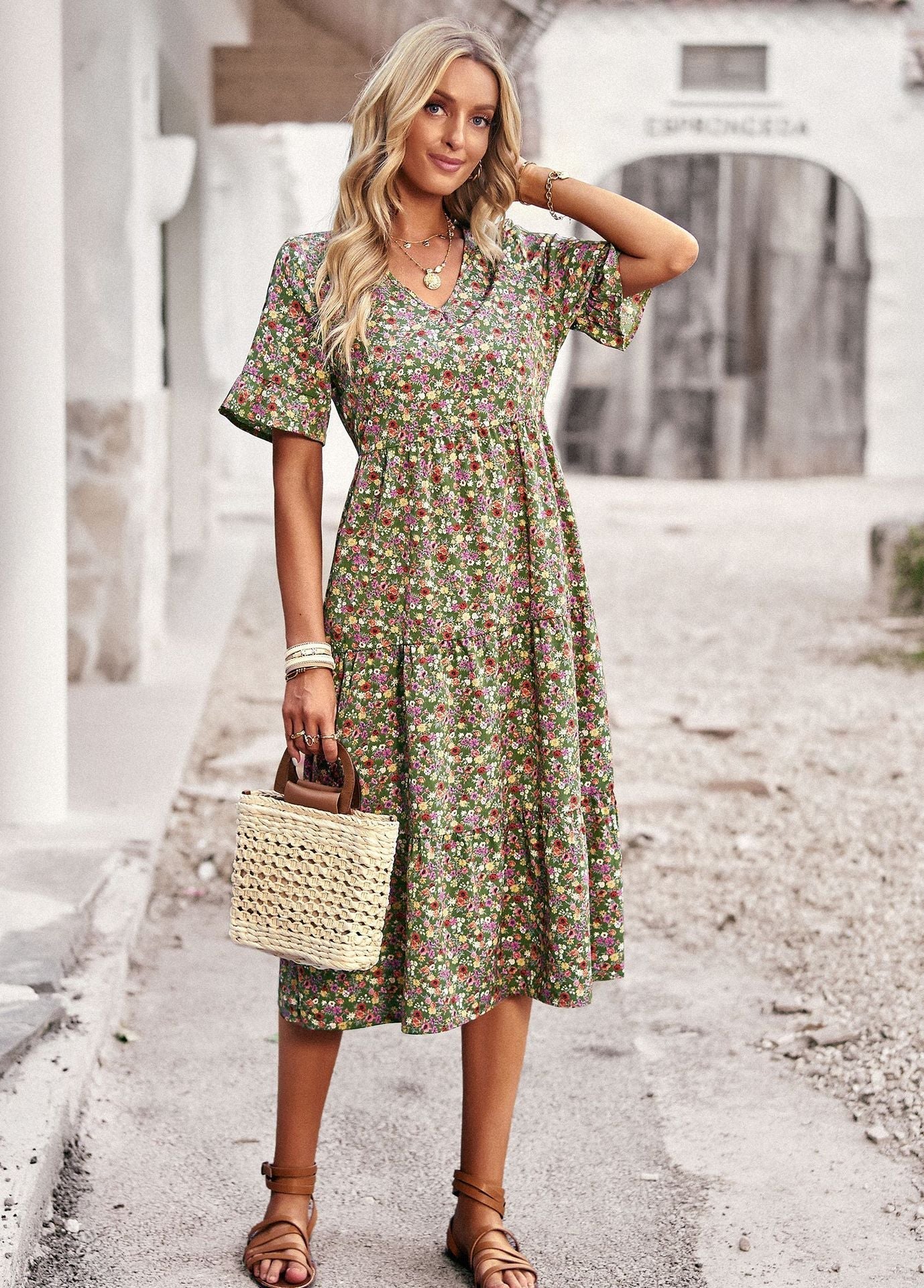 Damen Midi-Kleid mit Floralem Muster und Verspieltem V-Ausschnitt