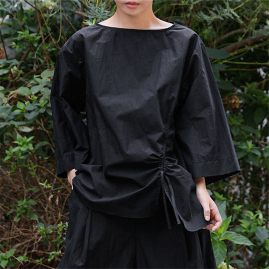Damen Oversize-Bluse mit seitlicher Kordel‑Raffung, U‑Boot‑Ausschnitt und weiten Ärmeln Shop Nory