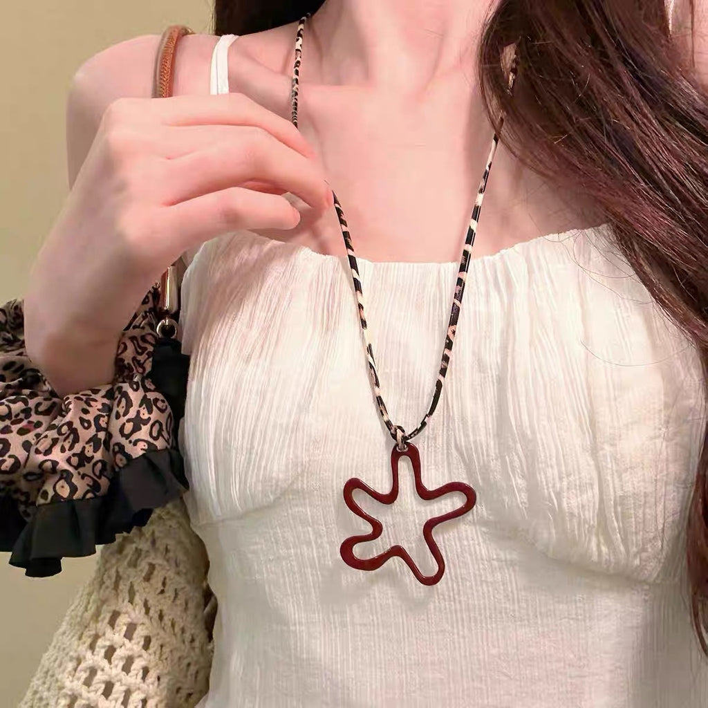Damen stylische Kette mit einzigartigem kreativen Anhänger Shop Nory