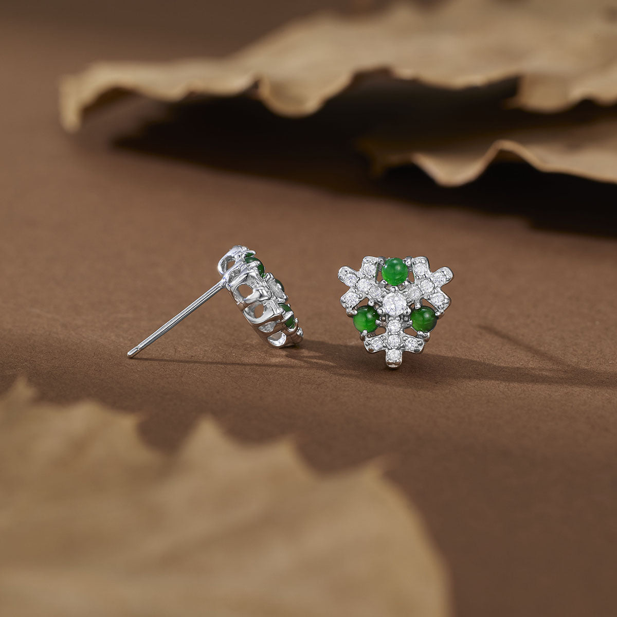 Damen Ohrringe mit grünem Jade-Edelstein und funkelnden Zirkonia Shop Nory