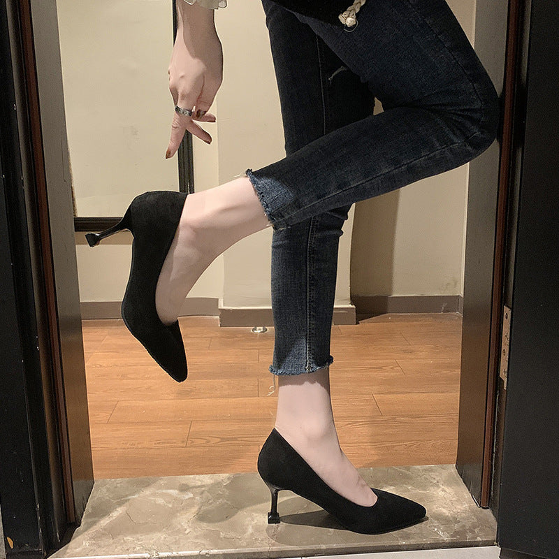 Damen spitze Pumps mit geometrischem Stiletto-Absatz und weichem Velours-Obermaterial Shop Nory