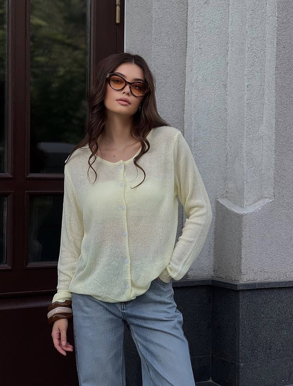 Damen leichter halbtransparenter Feinstrick-Cardigan mit Rundhals und Knopfleiste Shop Nory