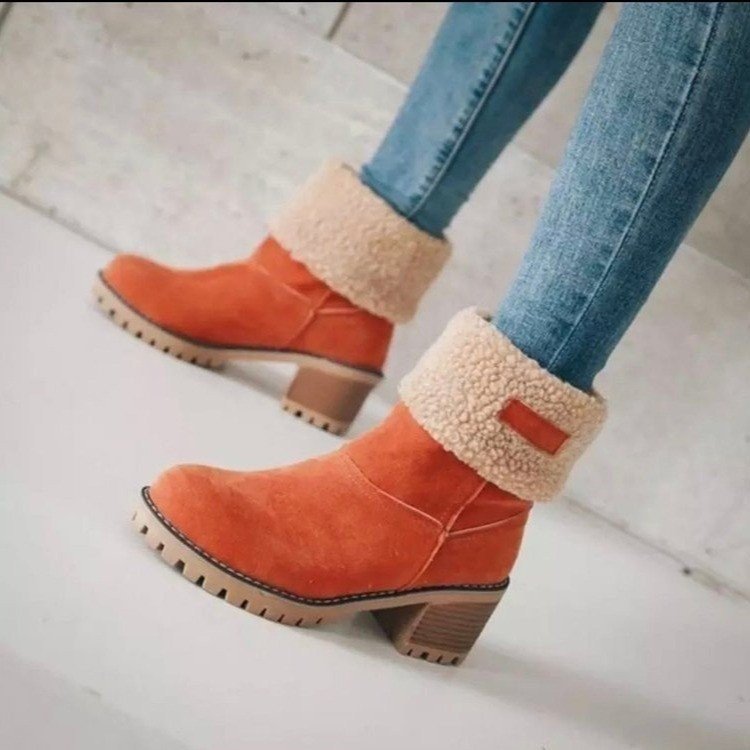 Damen Kurzschaft-Stiefelette mit Teddyfutter, Blockabsatz und Profilsohle Shop Nory