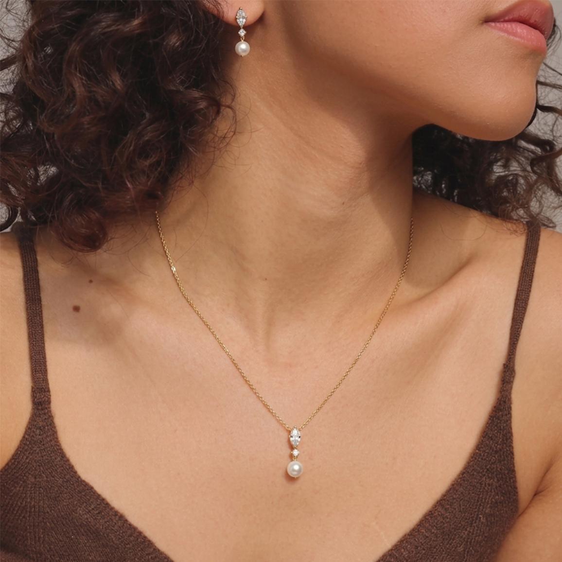 Damen Ohrhänger mit funkelnden Kristallen und Perlen Shop Nory