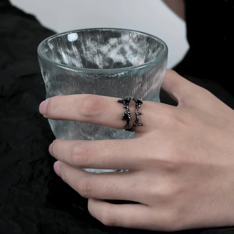 Damenring mit kunstvollem Wellendesign und bunten Edelsteinen Shop Nory