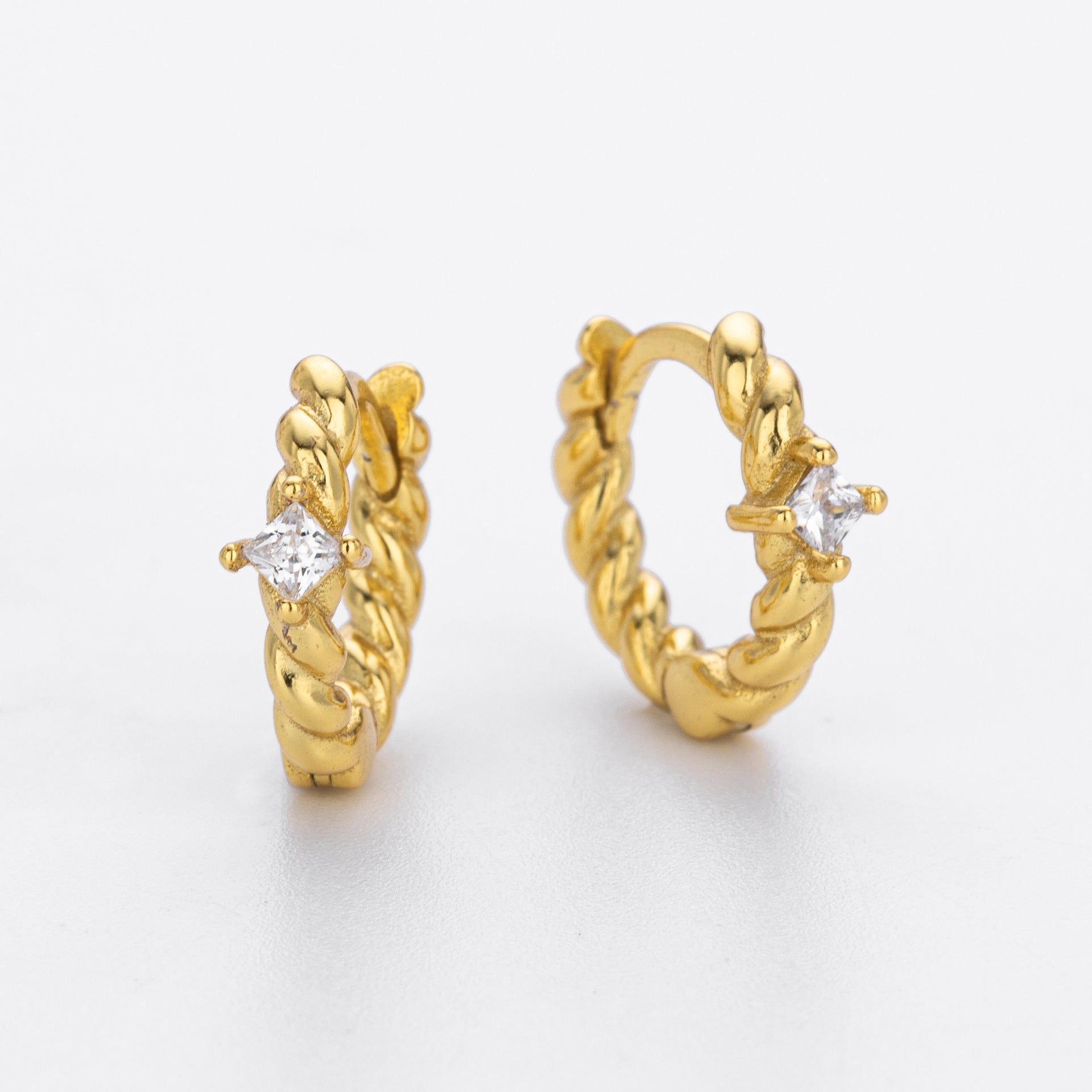 Damen Ohrhänger mit gedrehtem Design und Zirkon Shop Nory