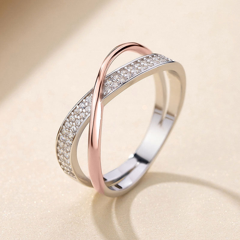 Damen eleganter Ring mit Kreuzdesign und funkelnden Zirkoniasteinen Shop Nory