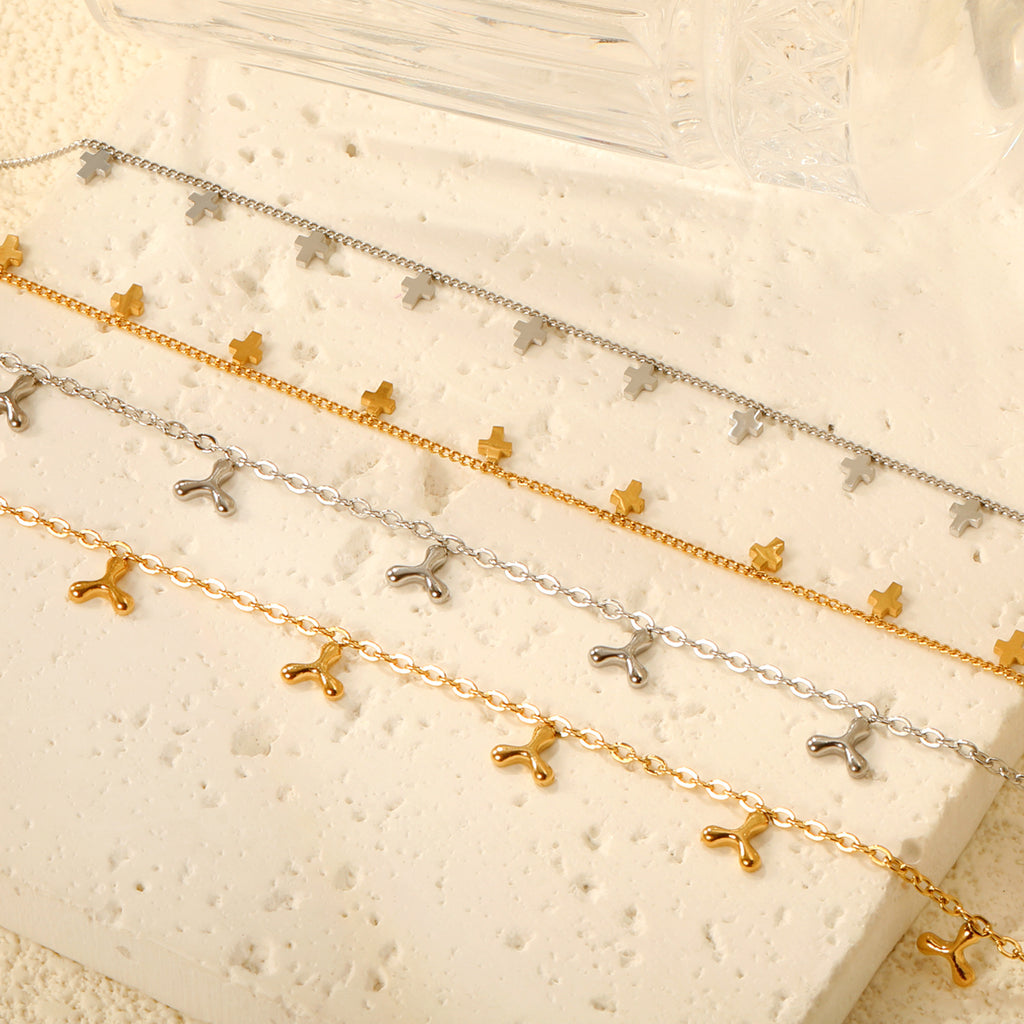 Damen zarte, goldfarbene Halskette mit stilvollen Designelementen Shop Nory
