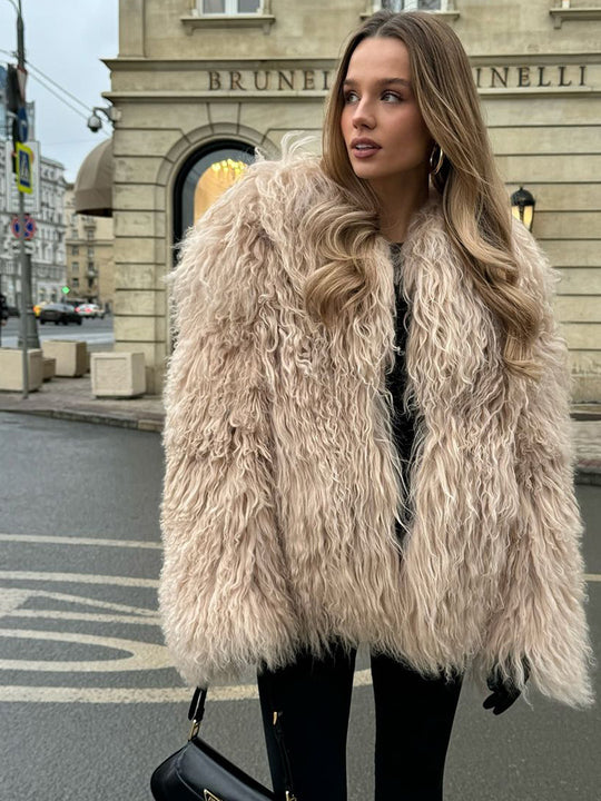 Damen Kurzjacke aus voluminösem Lammfellimitat mit lockiger Struktur Shop Nory