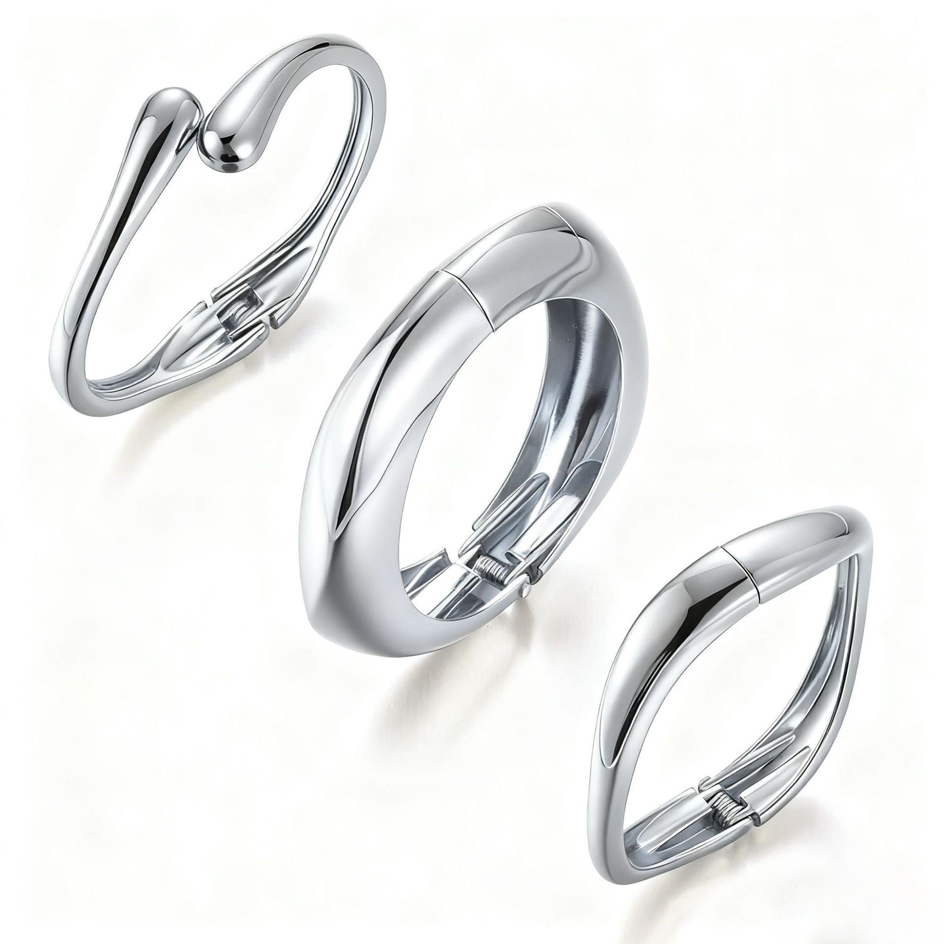 Damen Armband mit geschwungenem Design und funkelnden Akzenten Shop Nory