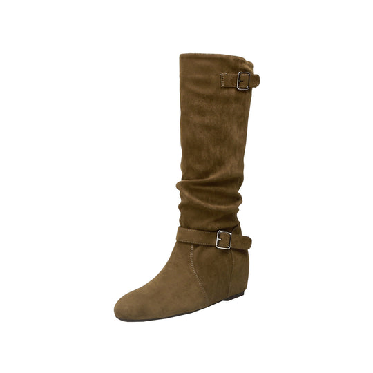 Damen Kniehohe Veloursleder-Slouchstiefel mit verstellbaren Zierriemen und flacher Keilsohle Shop Nory