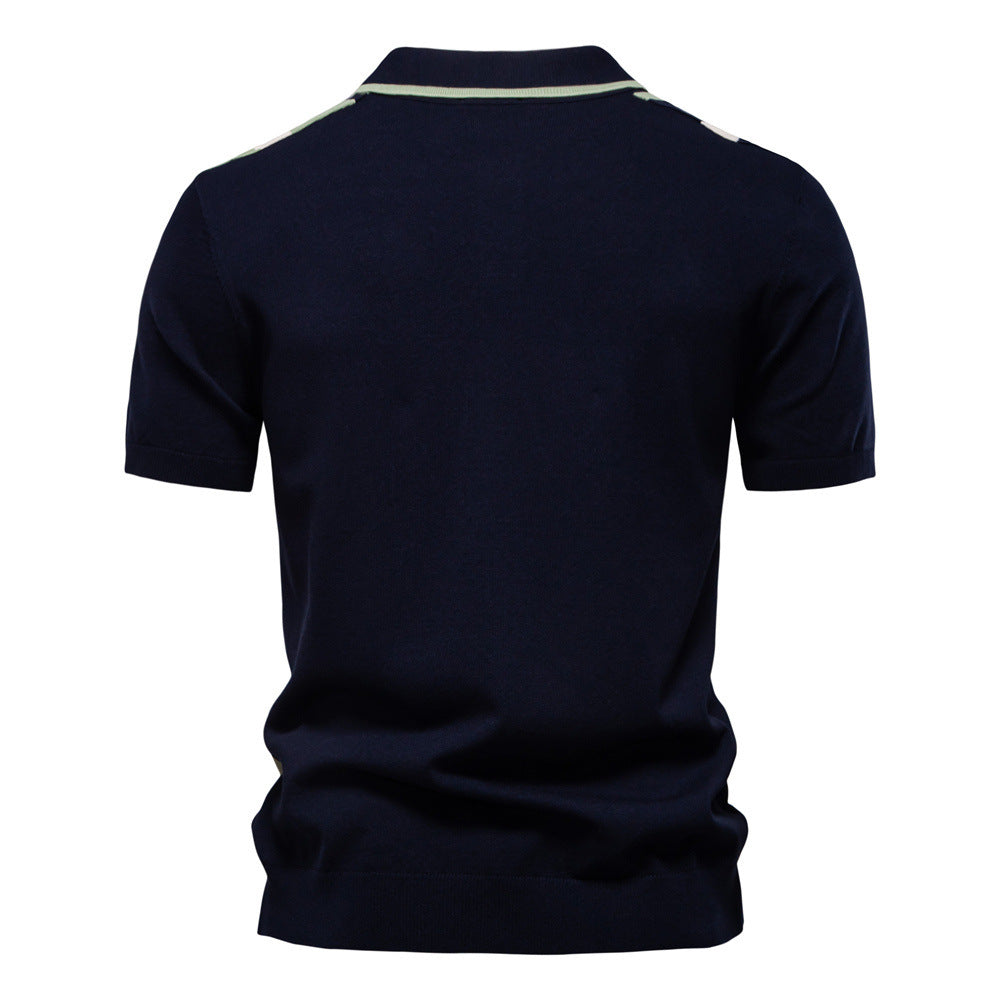 Herren nan retro-inspiriertes Strickpolo mit vertikaler Intarsienstruktur und offenem Kentkragen