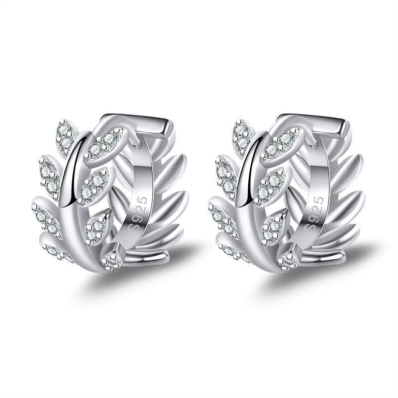 Damen Ohrringe mit floralem Blattdesign und funkelnden Zirkonia Shop Nory