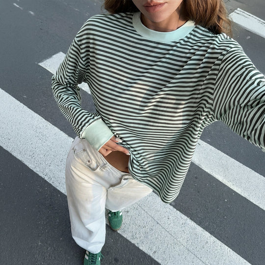 Damen nan lässiges gestreiftes Oversize-Longsleeve mit kontrastierendem Rundhalsausschnitt und verlängertem Rückensaum Shop Nory