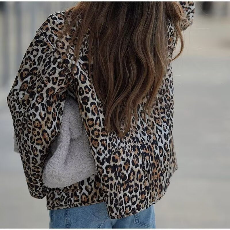 Damen Leichte Blousonjacke im Leopardenprint mit Bindebändern und aufgesetzten Taschen Shop Nory