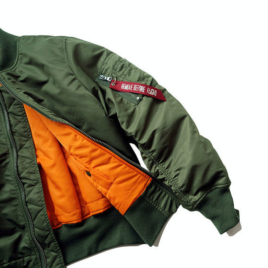 Herren Flight-Bomberjacke mit kontrastreichem Innenfutter, Utility-Ärmeltasche und gerippten Bündchen Shop Nory