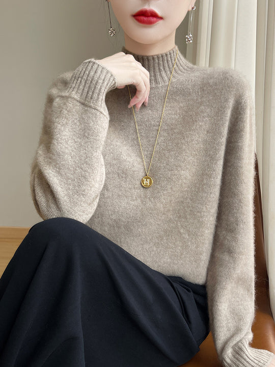Damen Luxusweicher Midweight-Mockneckpullover aus Angora‑Optik mit feiner Rippe und entspannter Silhouette Shop Nory