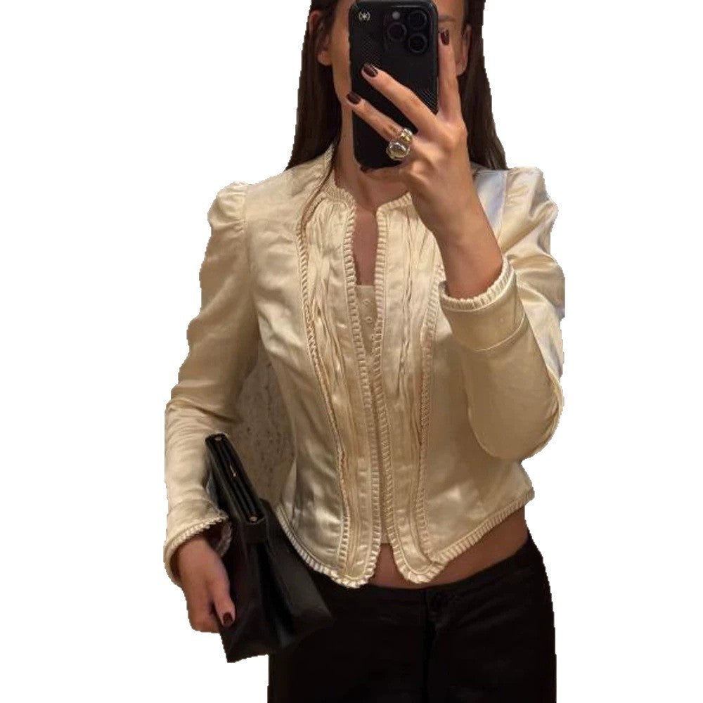 Damen Taillierter Cropped-Blazer mit skulpturierter Schulterpartie und Zierborten Shop Nory