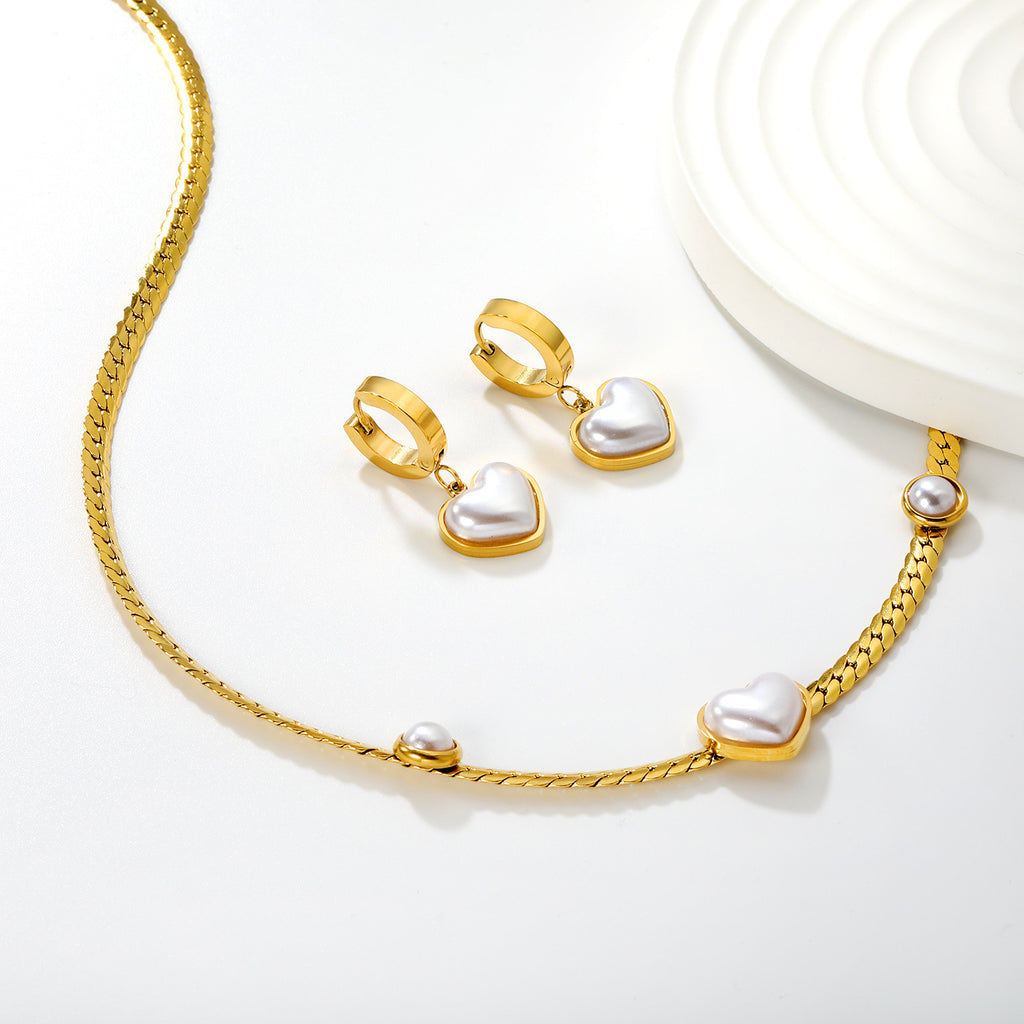Damen Schmuckset mit herzförmigem Anhänger und eleganten Ohrsteckern Shop Nory