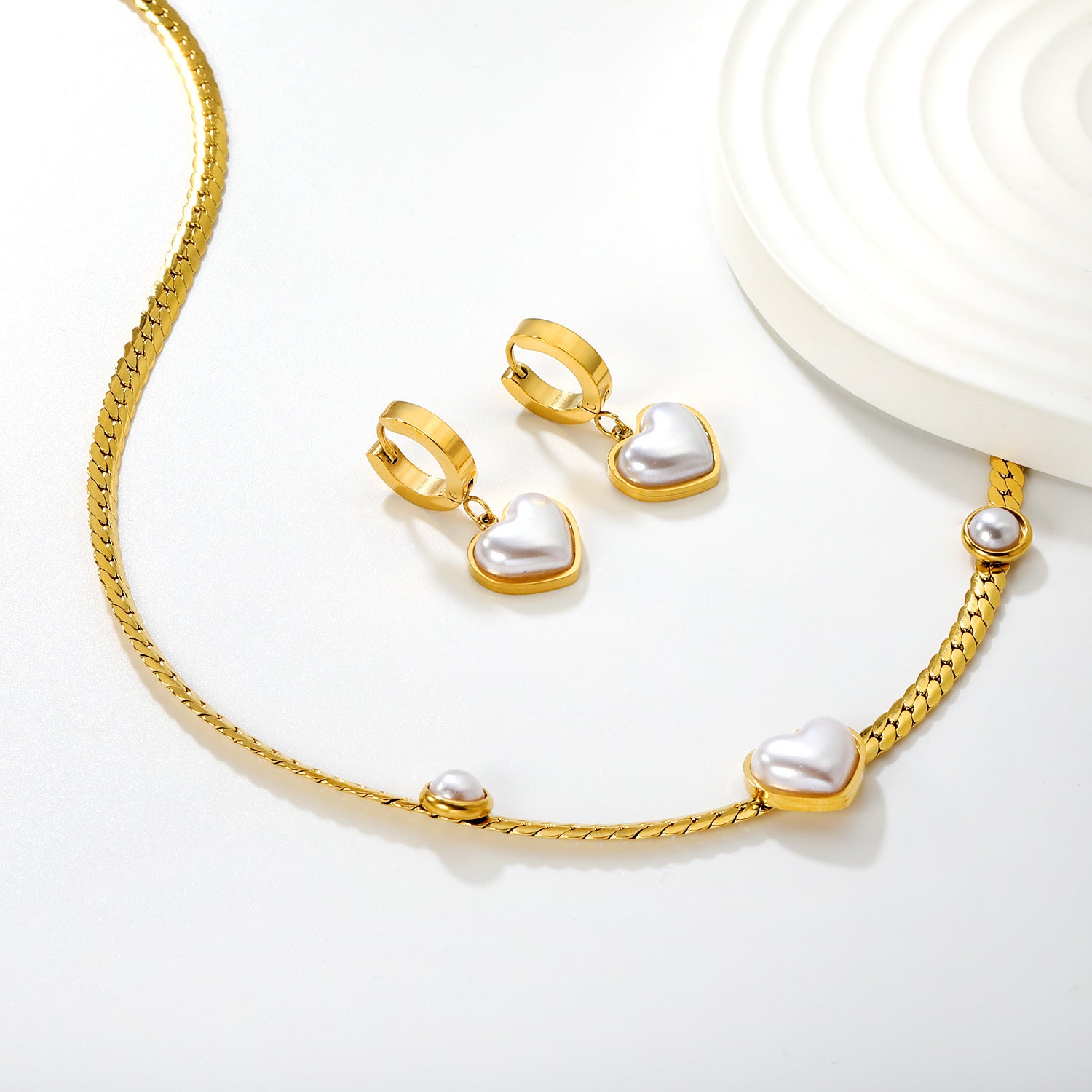 Damen Schmuckset mit herzförmigem Anhänger und eleganten Ohrsteckern Shop Nory