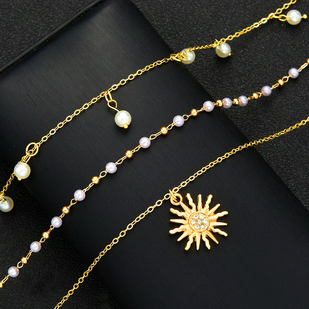 Damen Multilayer-Halskette mit strahlendem Sonnenanhänger und Perlenakzenten Shop Nory