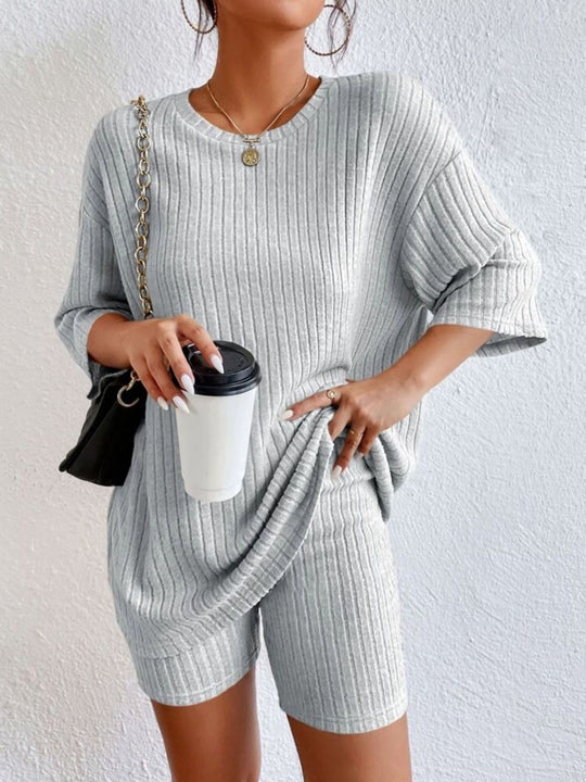 Damen Lässiges Rippstrick-Lounge-Set mit Oversize-Kurzarmoberteil und High-Waist-Biker-Shorts Shop Nory