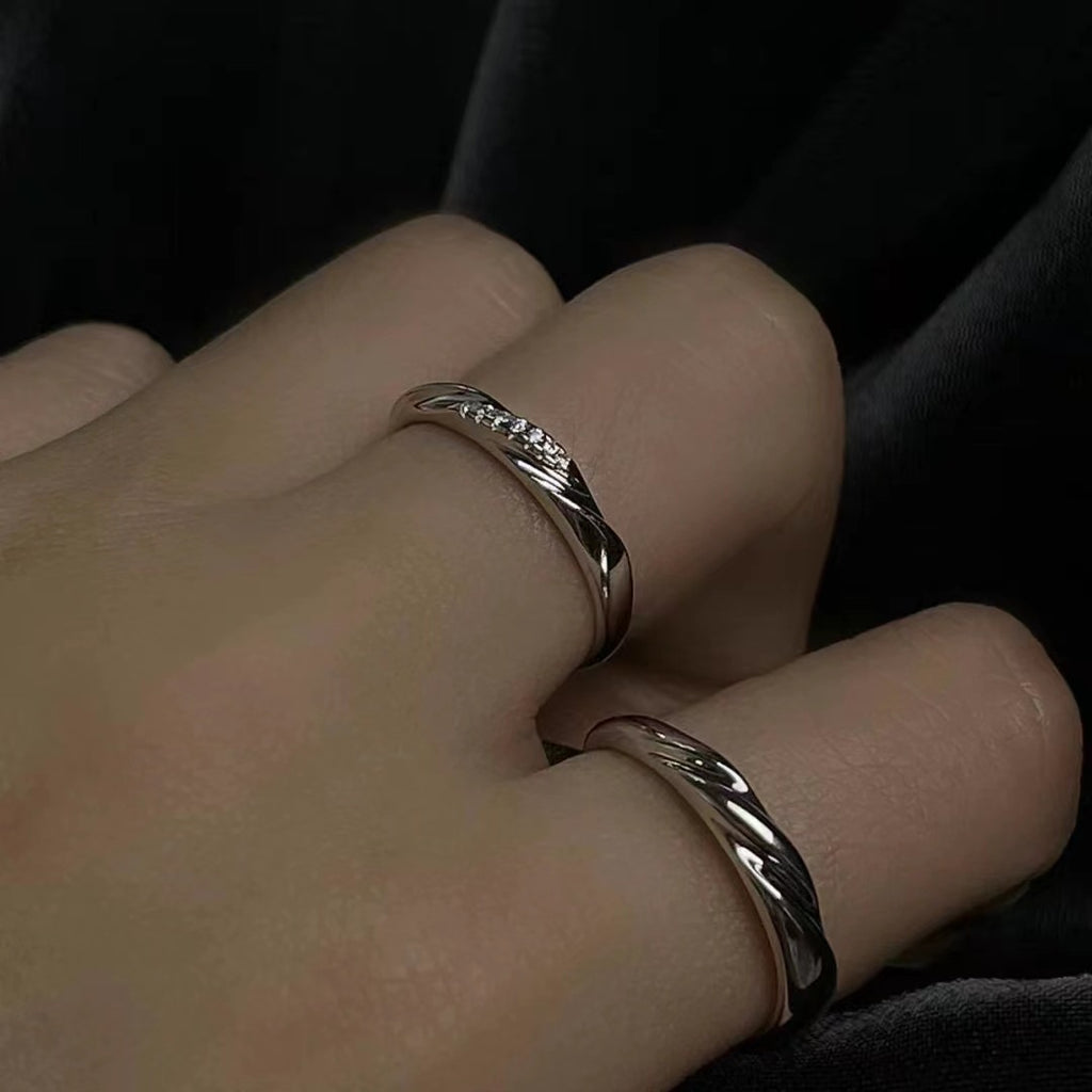 Damen Trauringe mit feinen gewundenen Designs und funkelnden Zirkonia Shop Nory
