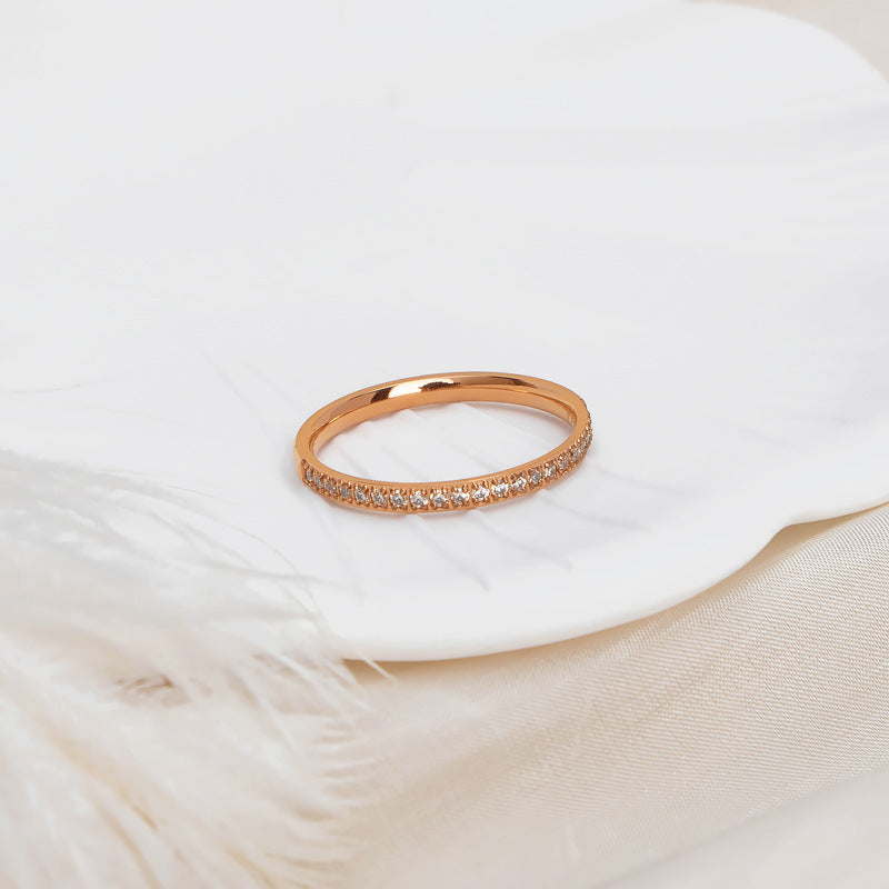 Damen zarter Ring mit funkelnden Zirkonia-Steinen Shop Nory