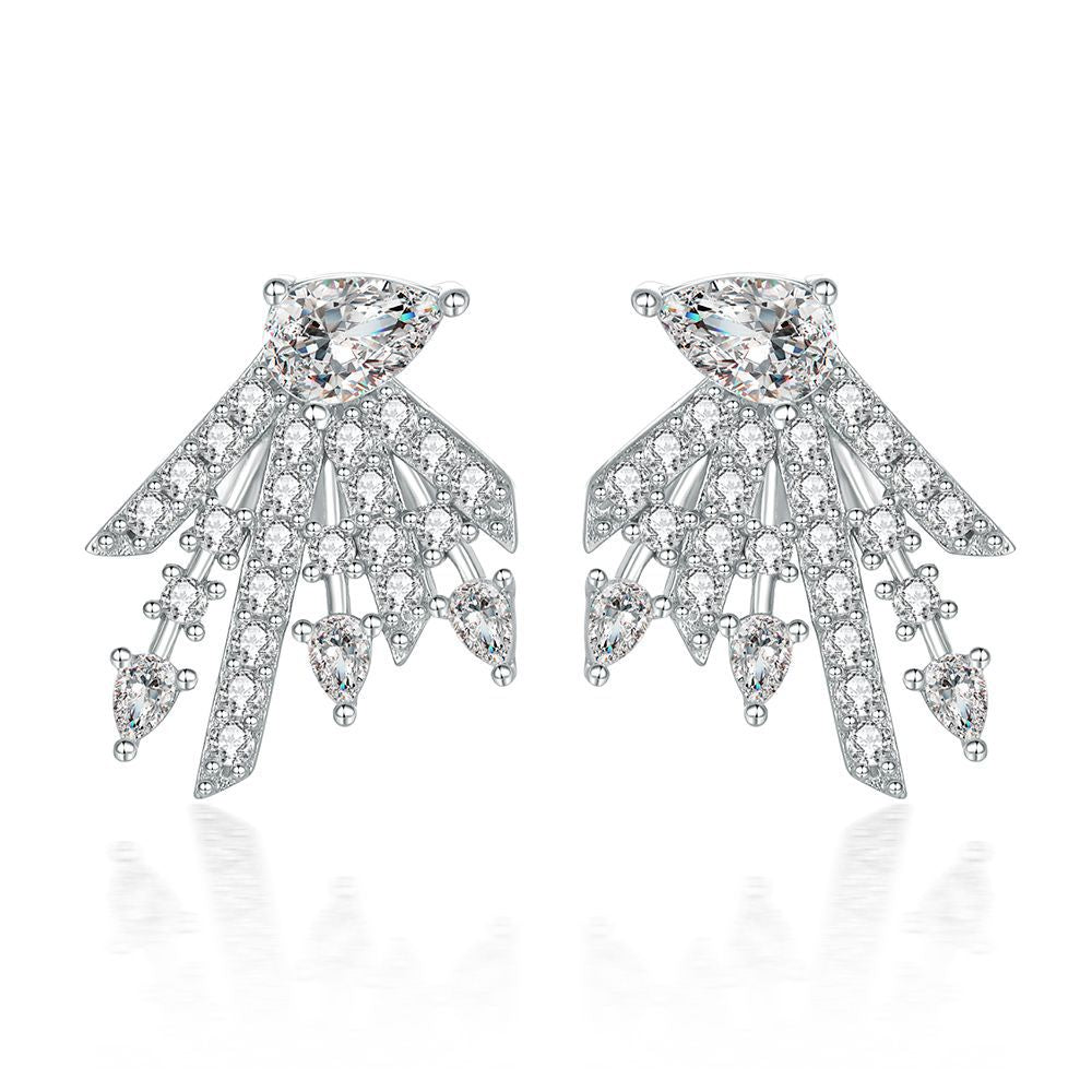Damen Ohrringe im luxuriösen Design mit funkelnden Zirkonia-Akzenten Shop Nory