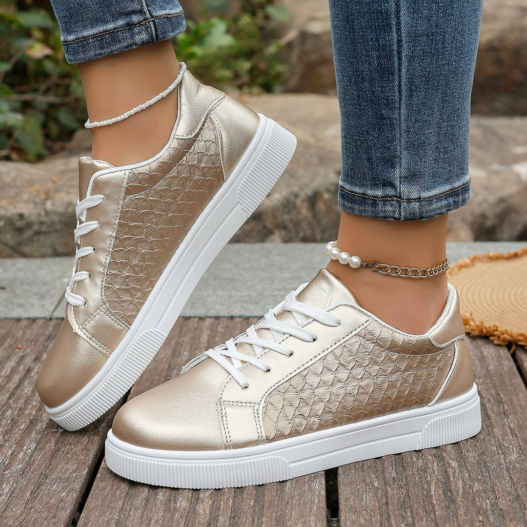 Damen Glänzende Sneaker mit Krokoprägung, gepolstertem Fußbett und rutschfester Profilsohle Shop Nory