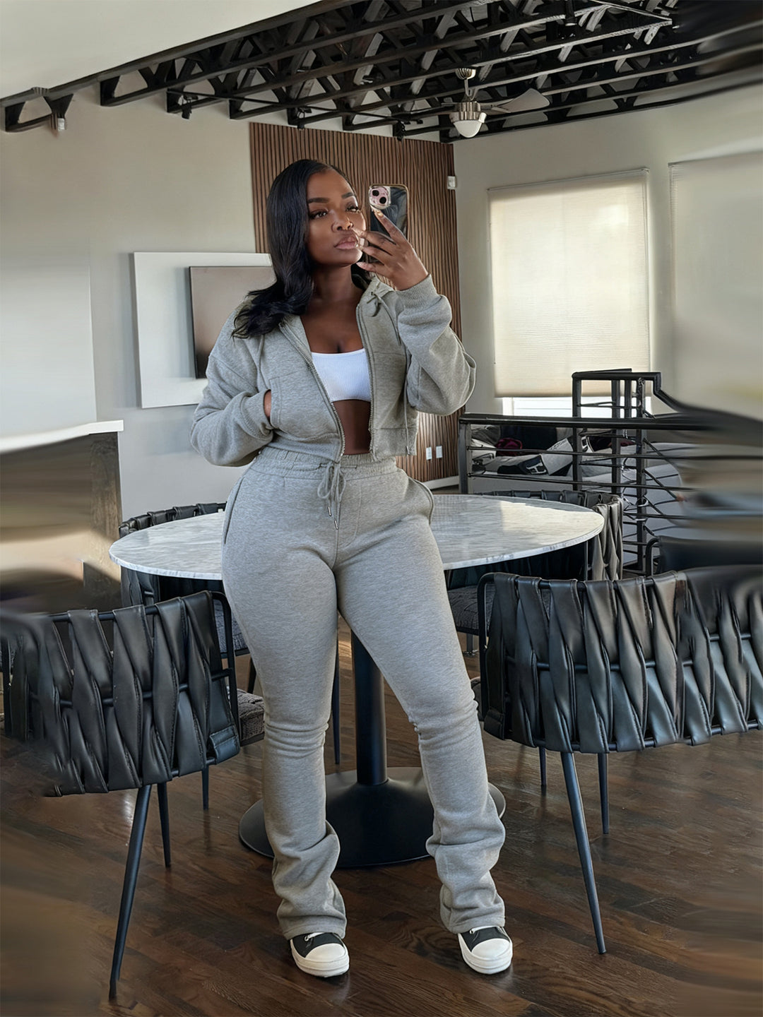 Damen nan kurz geschnittenes Zip-Hoodie und Highwaist-Jogginghose-Set mit Kordelzug und leicht gerafften Knöchelabschlüssen Shop Nory