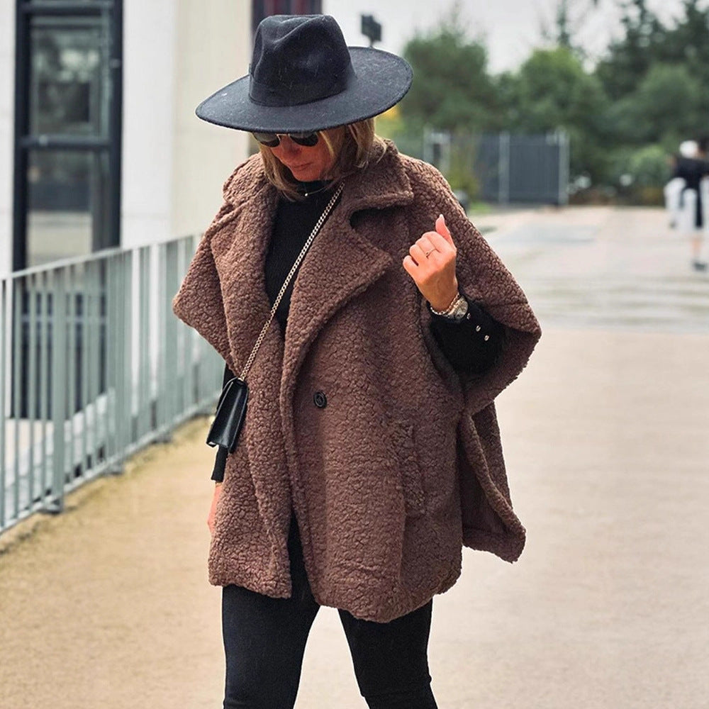 Damen Kurzes Teddy-Cape mit Reverskragen und verdeckter Knopfleiste Shop Nory