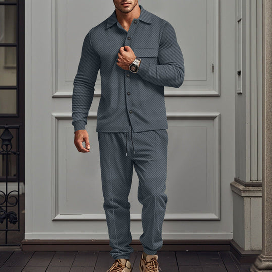 Herren lässige Schlafanzug-Kombination mit eleganten Knopfdetails
