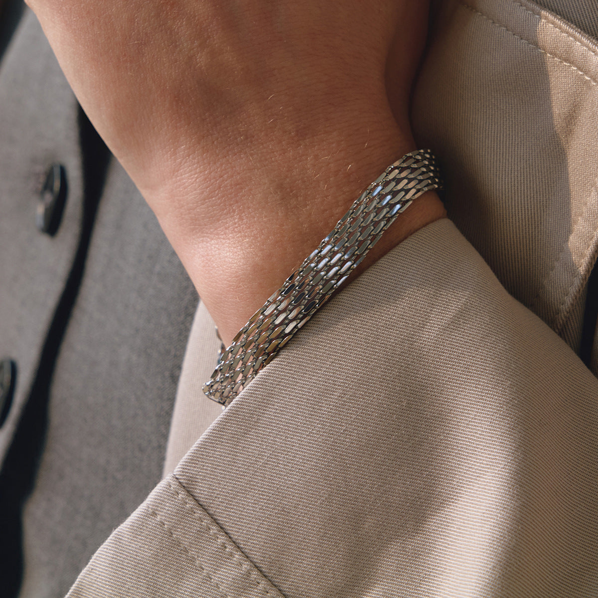 Damen Edelstahlarmband mit wasserfestem und hypoallergenem Netzdesign Shop Nory