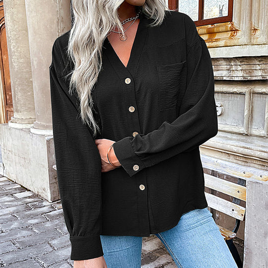 Damen Oversize Crinkle‑Hemdbluse mit V‑Ausschnitt, sichtbarer Knopfleiste und Brusttasche Shop Nory